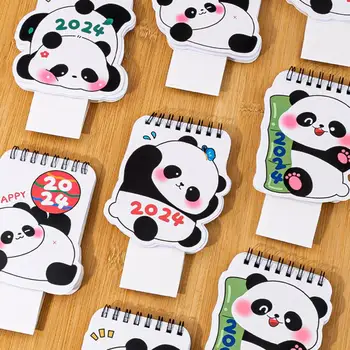 Koledar izletov za Študente Zabavno Koledar Izletov Design 2024 Namizne Koledarje Srčkan Panda Vzorec Stoji Študijskem Letu za Dom
